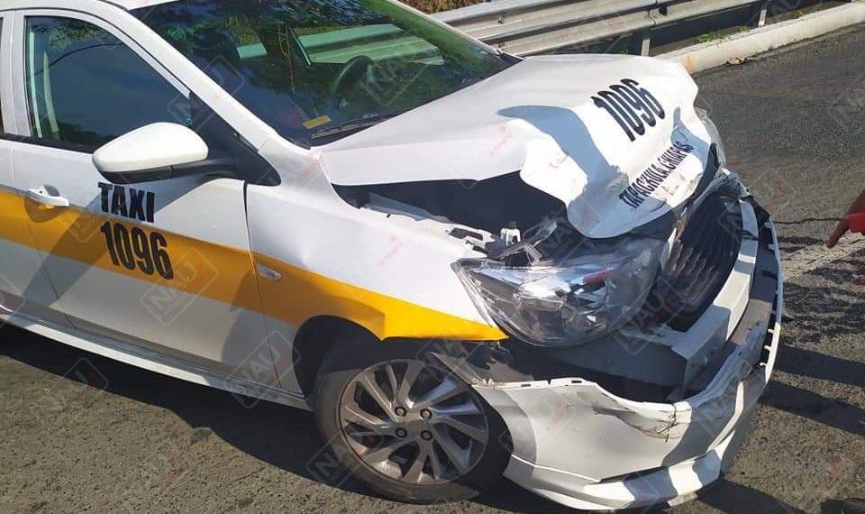 Solo daños deja choque por alcance en la salida de Tapachula