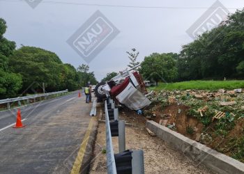 Daños por más de 400 mil pesos deja accidente en la carretera Costera