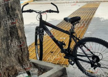 Ciclista lesionado al ser chocado por un vehículo