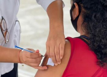 Confirma gobernador Rutilio Escandón vacunación anticovid a personas de 40-49 años en 56 municipios de Chiapas