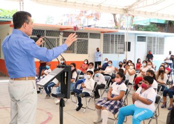 Rutilio Escandón inaugura la Escuela Primaria “José María Morelos y Pavón” en Tuxtla Gutiérrez
