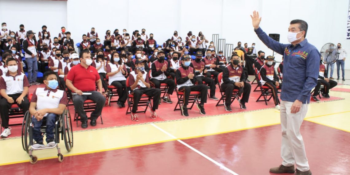 Rutilio Escandón abandera a la Delegación Chiapas que competirá en Juegos Nacionales Conade 2021