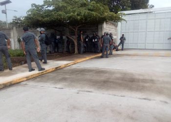 Paran labores policías de seguridad privada que resguardan el centro de justicia Federal