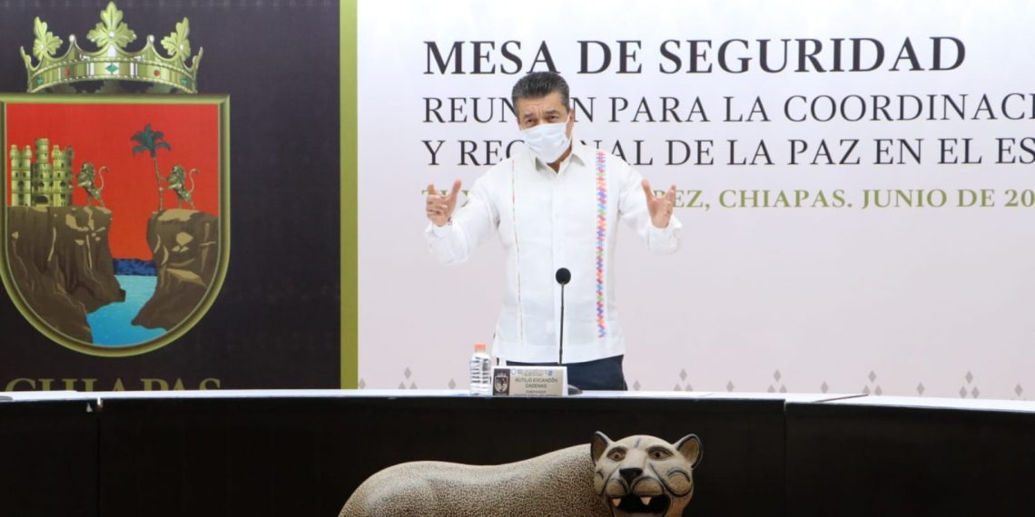 Continúa vacunación anti COVID-19 a personas de 40 años en adelante en Chiapas: Rutilio Escandón