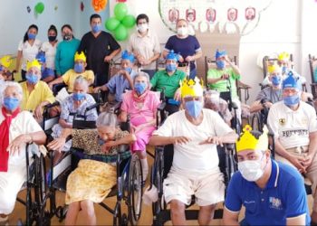 FESTEJÓ DIF TAPACHULA EL DÍA DEL PADRE CON ABUELITOS DE LA CASA HOGAR DEL ADULTO MAYOR