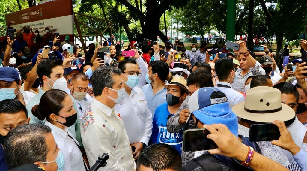 En Tapachula, dialoga Rutilio Escandón con integrantes del magisterio chiapaneco