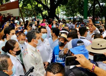 En Tapachula, dialoga Rutilio Escandón con integrantes del magisterio chiapaneco