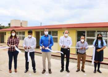 Rutilio Escandón inaugura espacios educativos en la Telesecundaria 1346 “Benito Juárez” de Cacahoatán