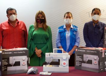 ACNUR DONÓ MÁQUINAS DE COSER AL AYUNTAMIENTO DE TAPACHULA