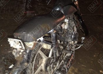 Intentan asaltar a tortero y delincuentes abandonan motocicleta