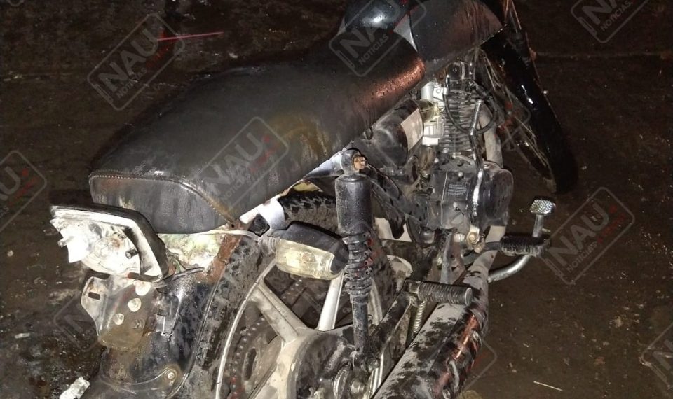 Intentan asaltar a tortero y delincuentes abandonan motocicleta