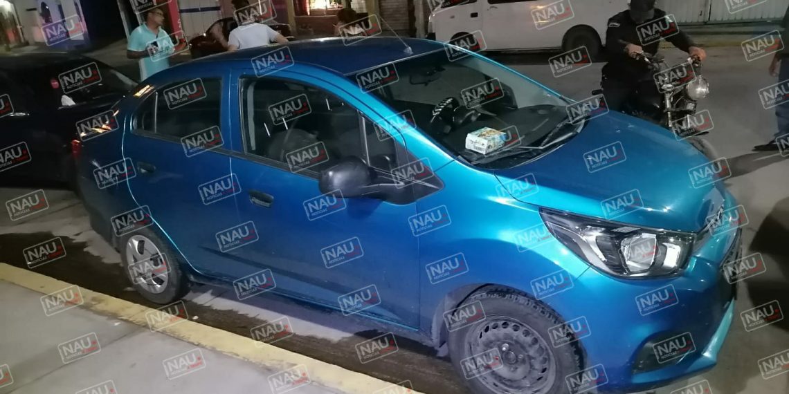 Detenido en estado de ebriedad y chocar su vehículo en la colonia Pintoresco.