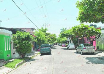 Asaltan tienda de abarrotes La Privada.