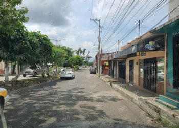 Roban en la coctelería El Camaronazo.