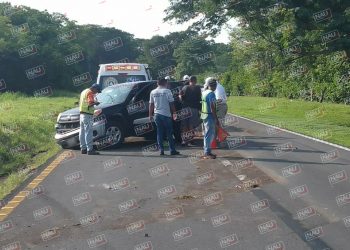 Vuelca carro en la costera entre Mapastepec- Pijijipan.