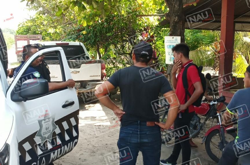 A punta de pistola se roban motocicleta.