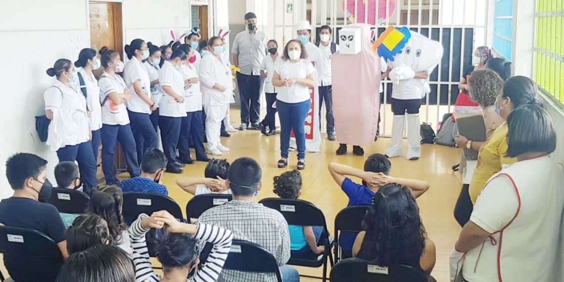 IMPARTEN PLÁTICA SOBRE SALUD BUCAL A NIÑOS DEL DIF MUNICIPAL