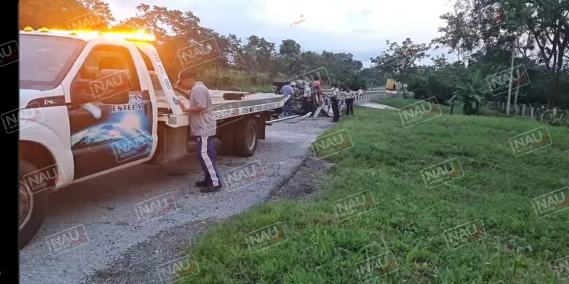 Vuelca camioneta en la carretera Costera tramo Mapastepec – Pijijiapan