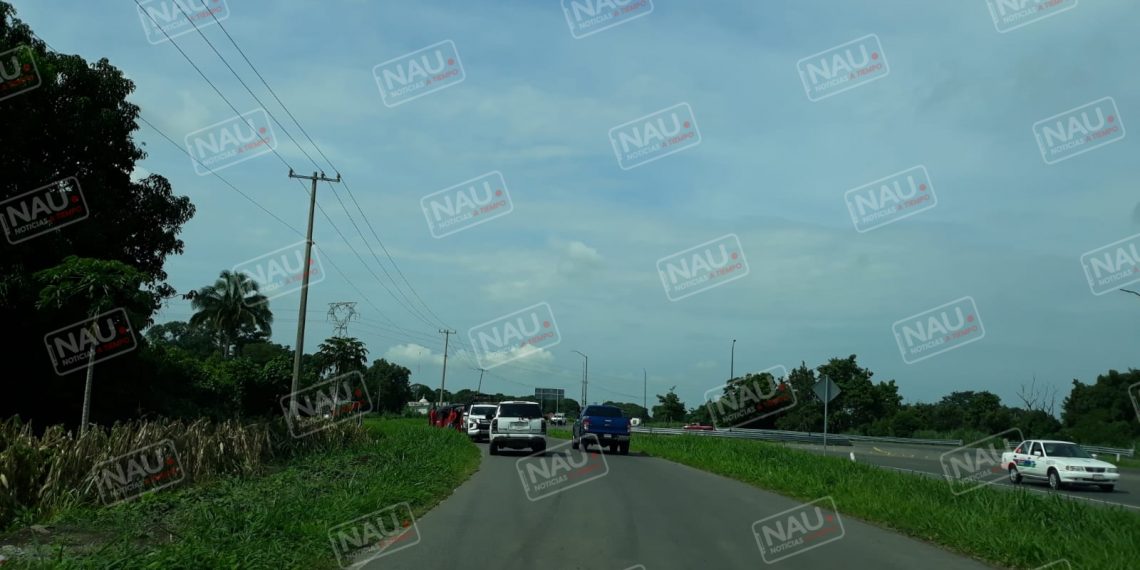 Delincuente al ver que era seguido por policías abandona motocicleta