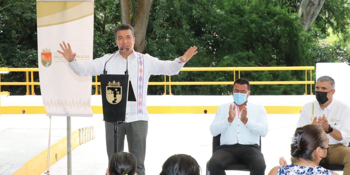 En Berriozábal, Rutilio Escandón inaugura puente vehicular; beneficiará movilidad social y económica