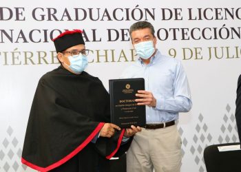 Reconoce Rutilio Escandón a graduados de la Escuela Nacional de Protección Civil Campus Chiapas