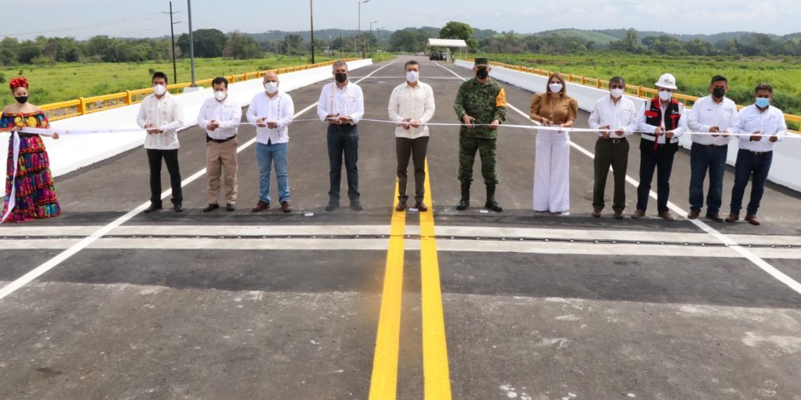 En Tapachula, inaugura Rutilio Escandón la reconstrucción del puente Coatán