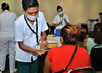 CONTINÚA VACUNACIÓN ANTICOVID EN TAPACHULA