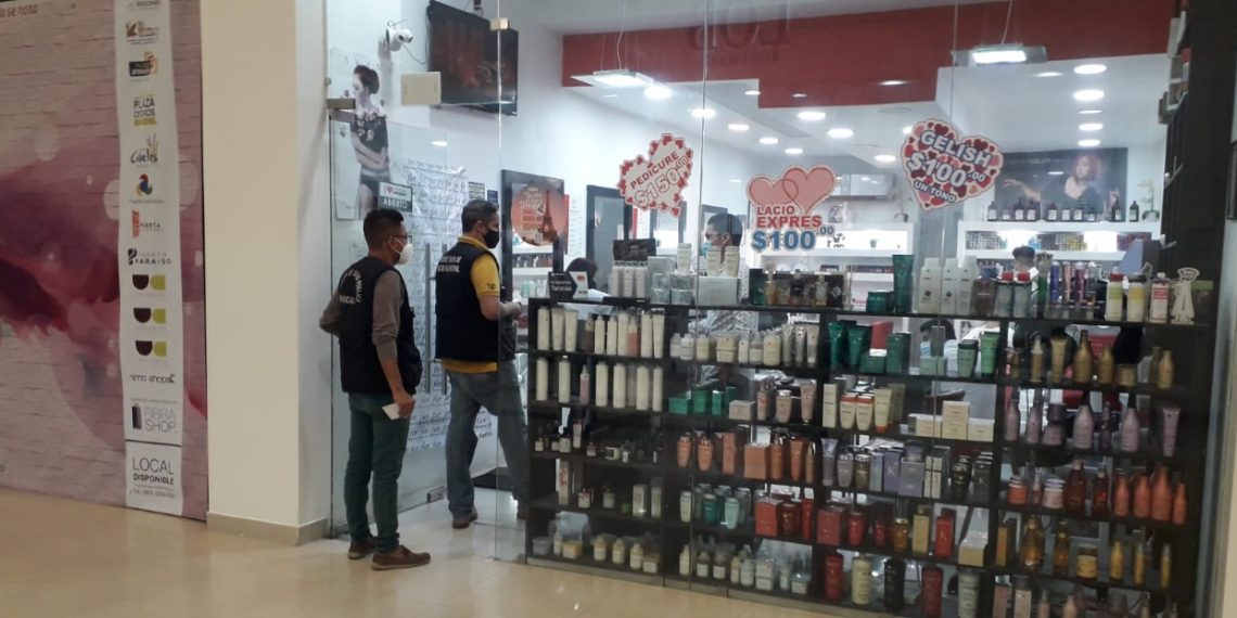 SE MANTIENEN OPERATIVOS SANITARIOS CONTRA COVID-19 EN COMERCIOS DE TAPACHULA
