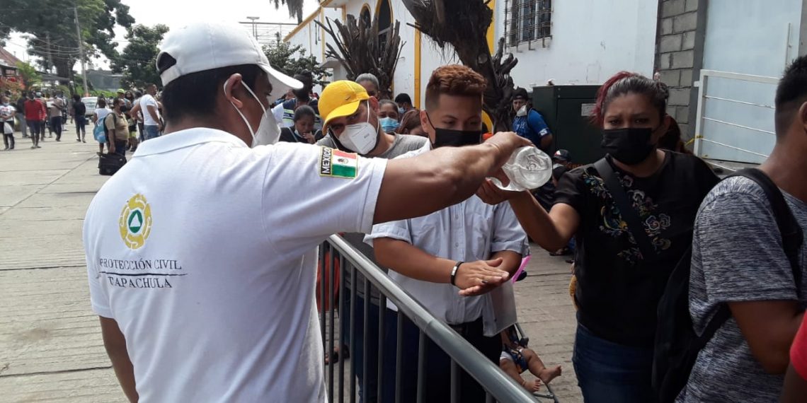 INTENSIFICAN MEDIDAS DE PREVENCIÓN POR COVID-19 ENTRE MIGRANTES EN TAPACHULA