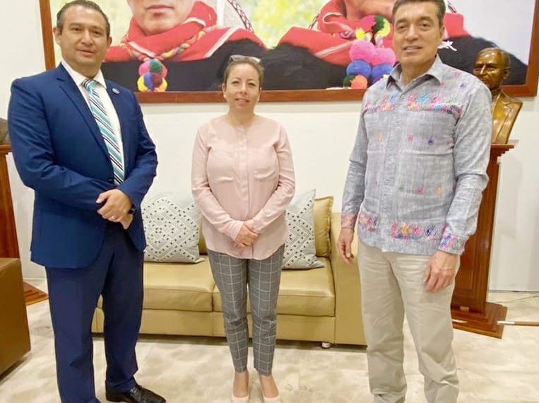 Se reúne Rutilio Escandón con Luis Enrique Velasco, ingeniero chiapaneco de la NASA