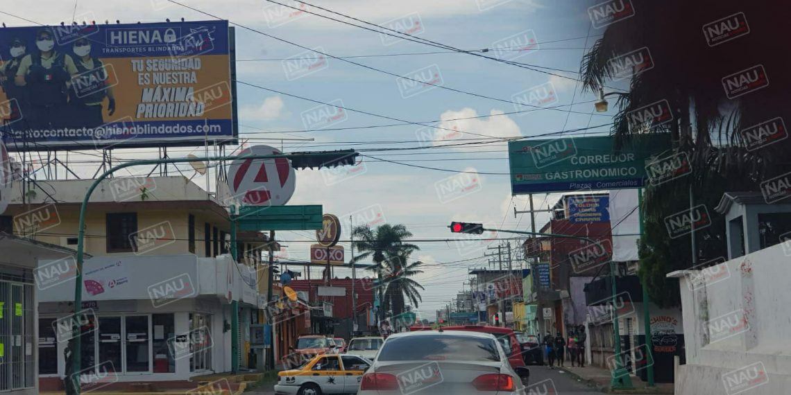 Mientras estaba durmiendo, entran a su casa y se roban su celular y mil pesos.