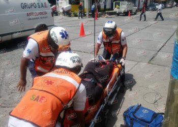 Repartidor de Farmacia del Ahorro fue atropellado.