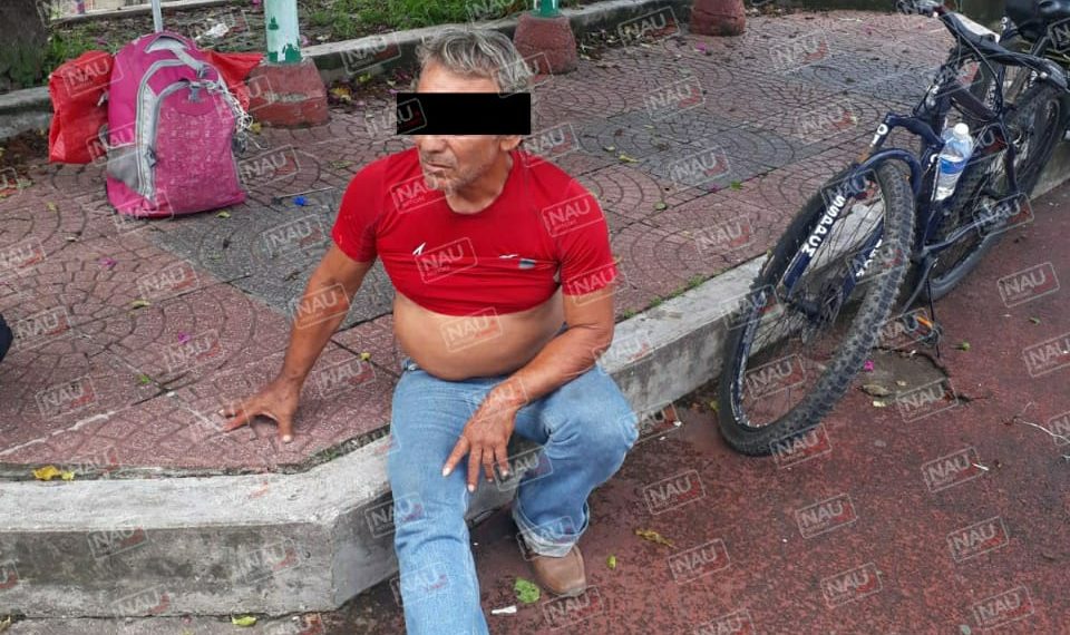 Detienen a tres por fumar marihuana y estar ebrios en vías públicas.