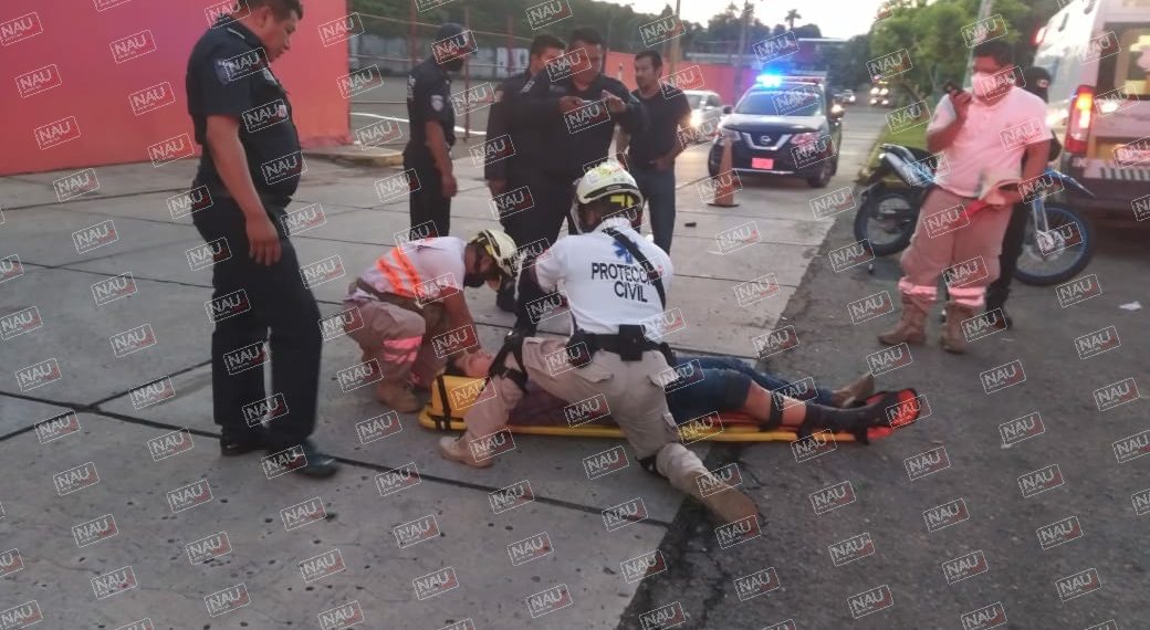 Motociclista lesionado al ser impactado por un vehículo cuyo conductor se dio a la fuga.