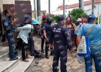 Detienen a dos personas por alterar el orden.