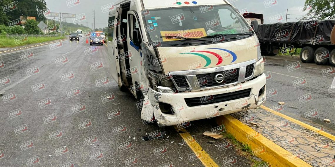 Estaquita Colisiona Contra Colectiva De Ruta Foránea.