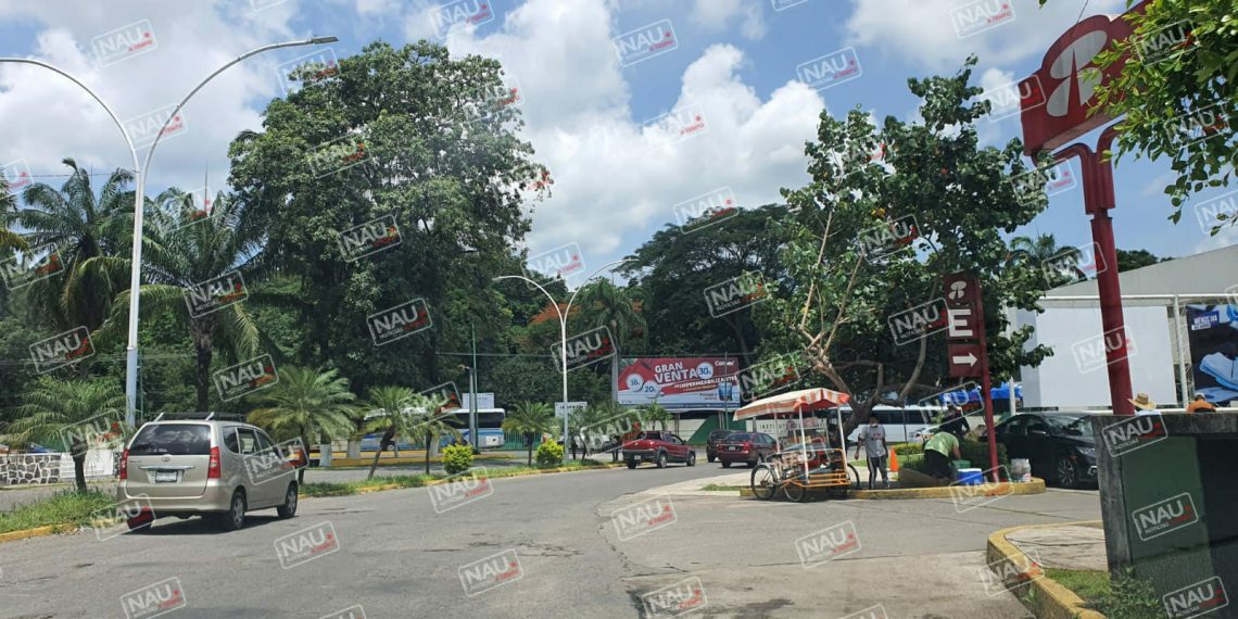 Roban 55 mil pesos a empleada de una tienda de ventas de materiales de construcción.