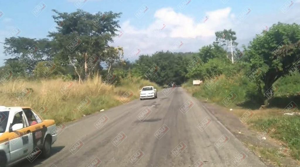 Roban con violencia un vehículo MINI Cooper.