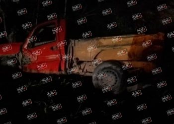 Conductor de una camioneta pierde el control y se salió de la carretera antes de llegar a Mazatán.