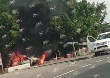 Enfrentamiento deja un vehículo INCENDIADO y 3 más con impactos de bala.