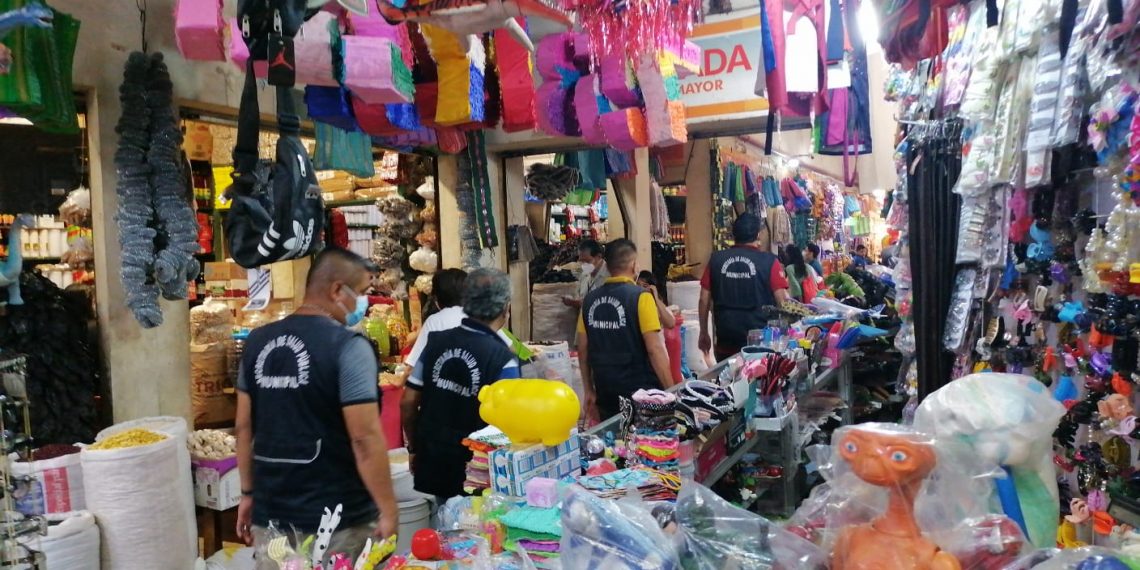 CONTINÚA PROMOCIÓN DE MEDIDAS SANITARIAS EN MERCADOS POPULARES DE TAPACHULA