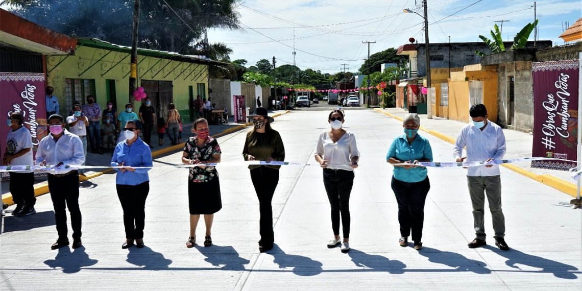 INAUGURAN CALLES EN COLONIA BARRIO NUEVO DE TAPACHULA