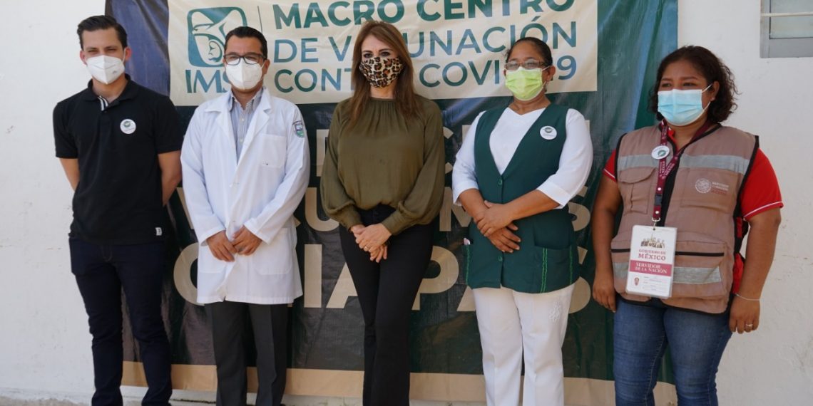 CONVOCA ALCALDESA DE TAPACHULA ROSA IRENE URBINA A VACUNARSE CONTRA EL COVID-19