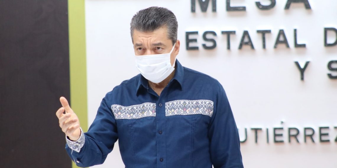 Vacunarse es la mejor manera de proteger la salud y la vida contra el COVID-19: Rutilio Escandón