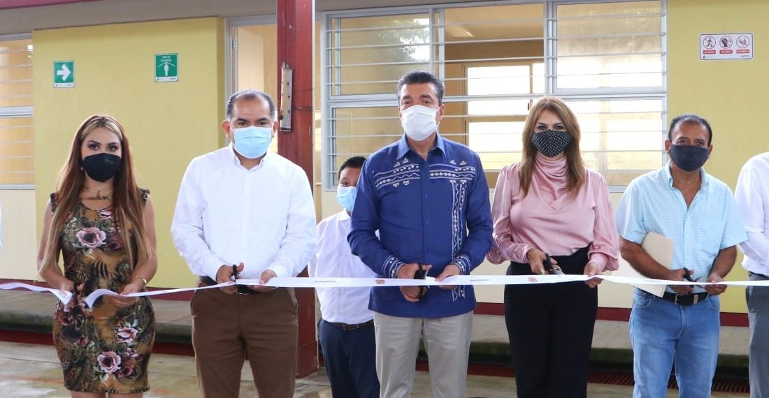En Tapachula, Rutilio Escandón inaugura aulas didácticas en la Primaria “Benito Juárez García”