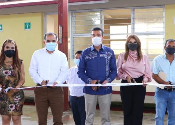 En Tapachula, Rutilio Escandón inaugura aulas didácticas en la Primaria “Benito Juárez García”