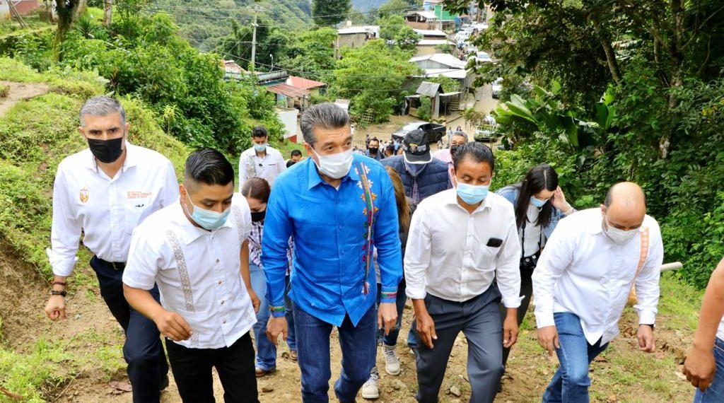 Anuncia Rutilio Escandón proyectos a favor de la salud y bienestar de habitantes de Chanjalé y Salchiji