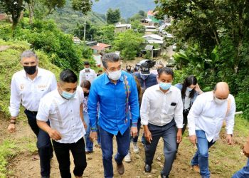 Anuncia Rutilio Escandón proyectos a favor de la salud y bienestar de habitantes de Chanjalé y Salchiji