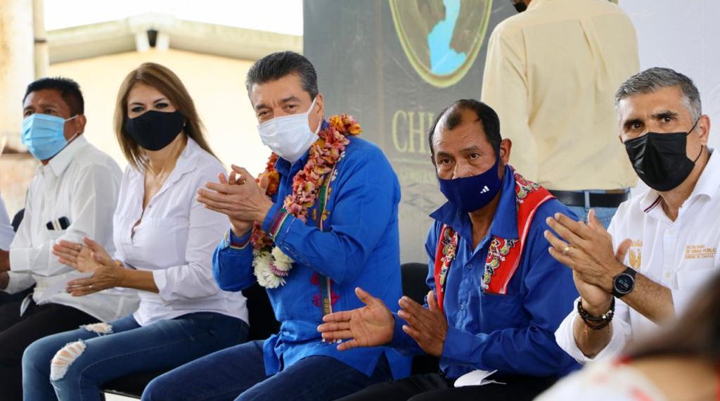 Sostiene Rutilio Escandón reunión con habitantes de la localidad Pavencul, de Tapachula
