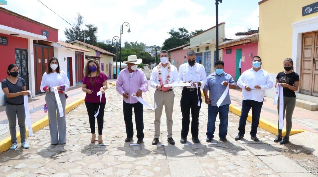 Beneficia Rutilio Escandón a habitantes de Copoya con obras de mejoramiento urbano